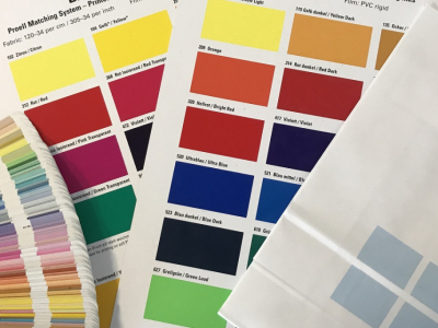 Pantone C a Pantone U